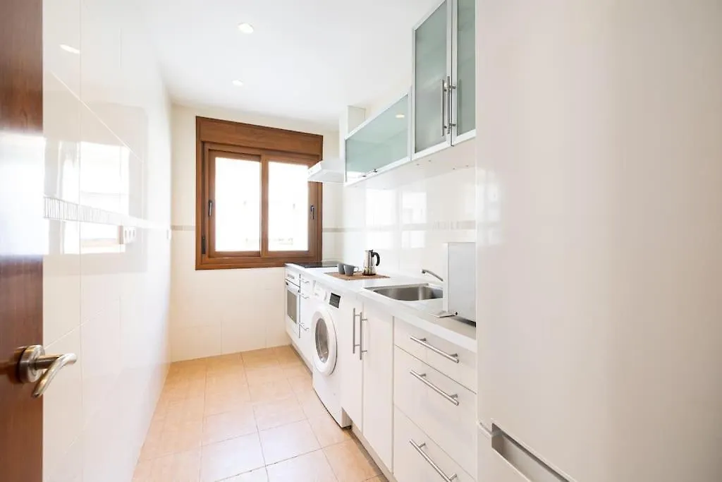 Central Apartment With Pool Малага